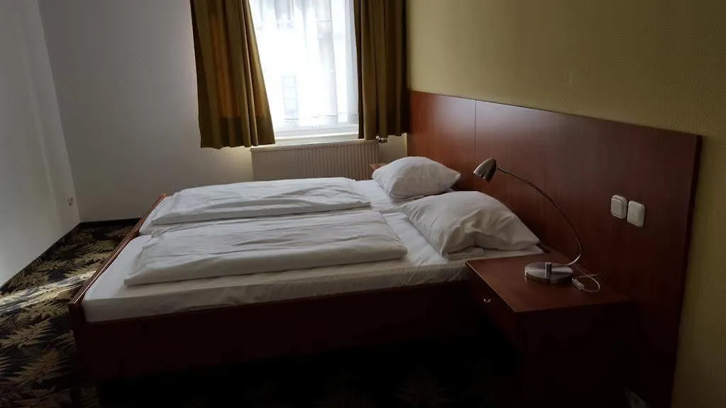 Der Tannenbaum Hotel Munich 3*,