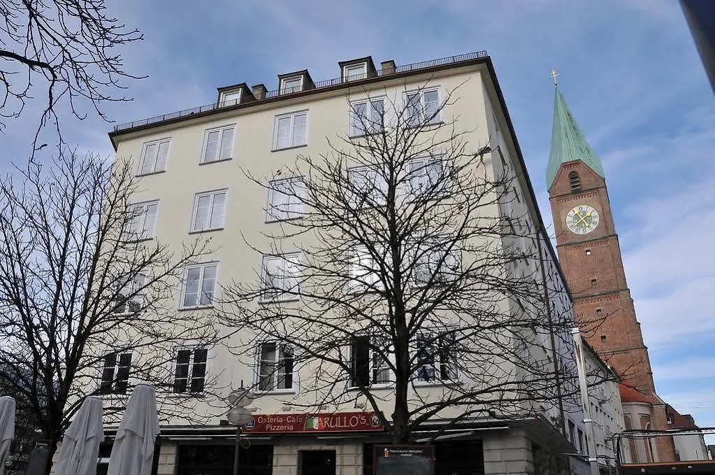 Der Tannenbaum Hotel Munich 3*,